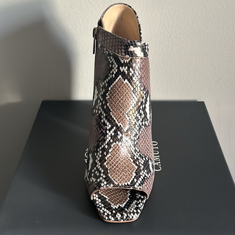 New Vince Camuto Fedrilla Snake Print Embossed Block Heel Peep Toe Bootie - Picture 8 of 15